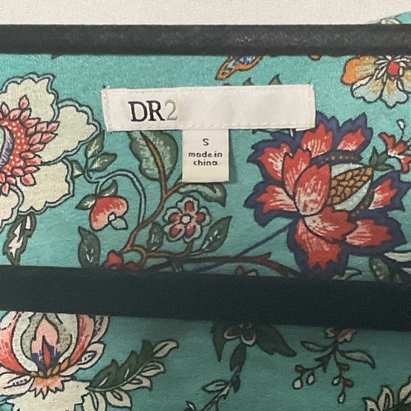 DR2  Size Small Greenish color with a floral print, Button up blouse. - Picture 2 of 4